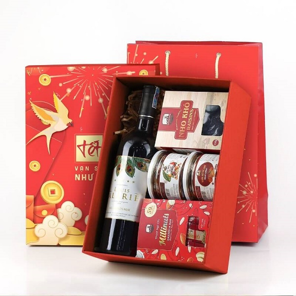 Tại sao nên đặt in hộp quà Tết tại xưởng In Sắc Màu?