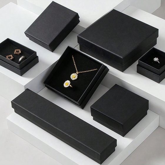 Mẫu hộp đựng trang sức sang trọng, bí ẩn với tone đen