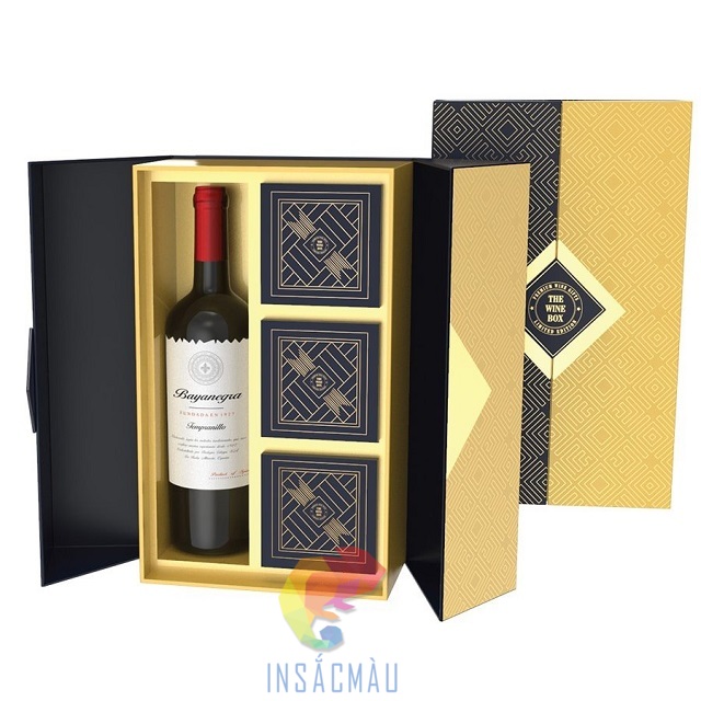 Mẫu hộp giấy đựng rượu kèm bánh kiểu nắp cánh bướm