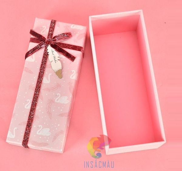 Mẫu hộp quà tặng màu hồng bắt mắt