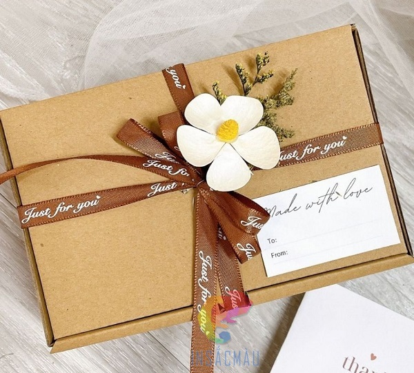 Mẫu hộp giấy carton đựng quà tặng mộc mạc