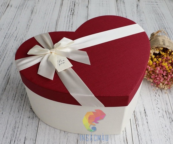 Mẫu hộp đựng quà tặng hình trái tim