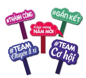 Bảng hashtag cầm tay team building