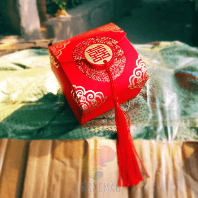 Mẫu vỏ hộp bánh phu thê sang trọng, ép kim họa tiết trang trí