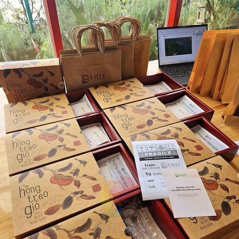 Hộp Đựng Hồng Treo Gió 8 Lợi ích khi in hộp đựng hồng treo gió