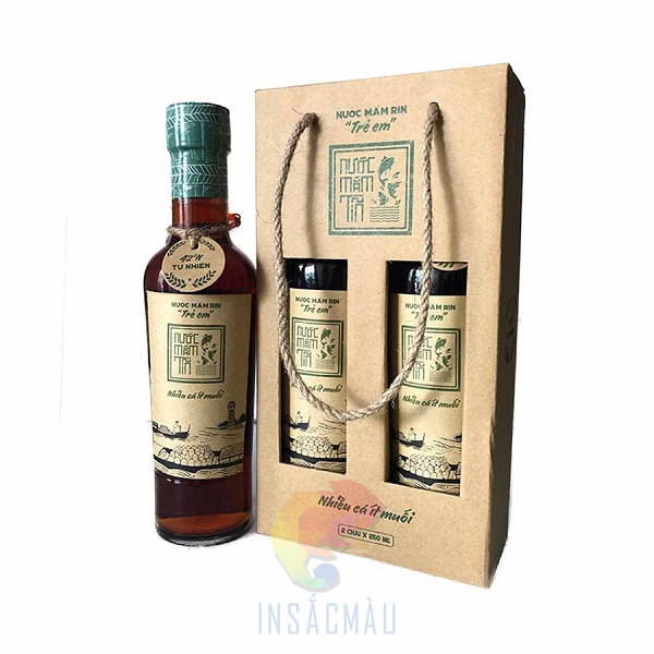 Mẫu hộp đựng nước mắm bằng giấy carton, loại 2 chai, có cửa sổ