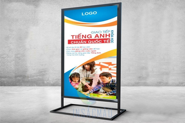 Kích thước standee chân sắt