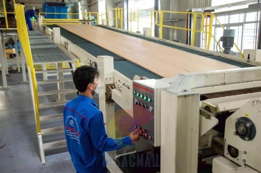 6 Bước Của Quy Trình Sản Xuất Thùng Carton, Hộp Giấy Carton 13 Bước 3: Cắt giấy làm thùng