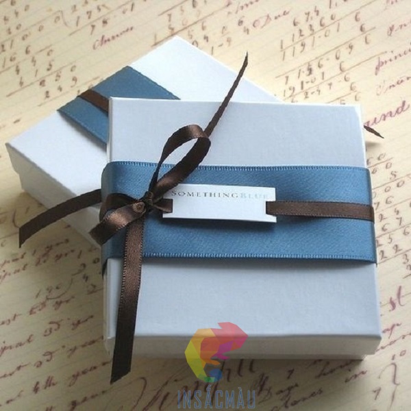 Hộp quà hình vuông cao cấp