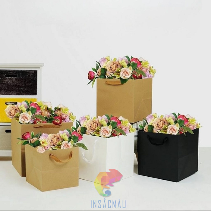 Mẫu túi giấy đáy vuông đựng hoa