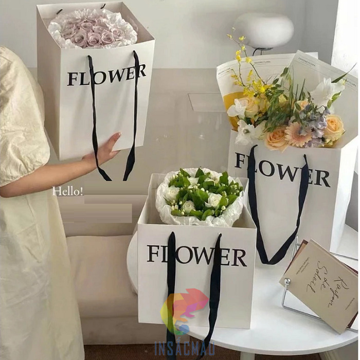 Mẫu túi giấy vuông đựng bó hoa