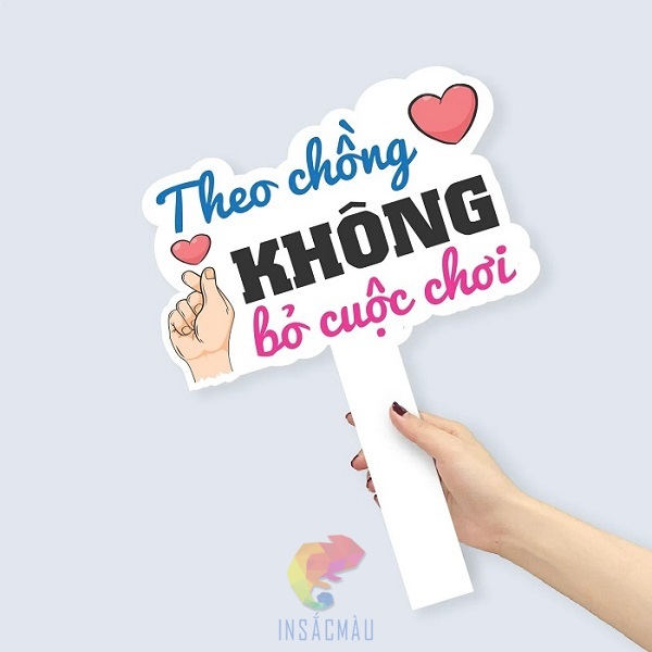 Mẫu hashtag cầm tay đám cưới "Theo chồng không bỏ cuộc chơi"