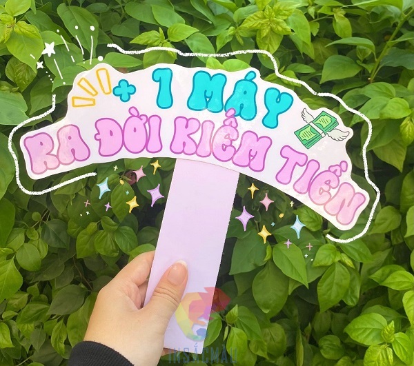 Mẫu hashtag cute "+ 1 máy ra đời kiếm tiền"