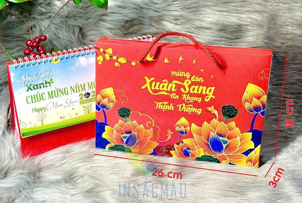 Mẫu hộp giấy đựng lịch Tết 2026 sang trọng