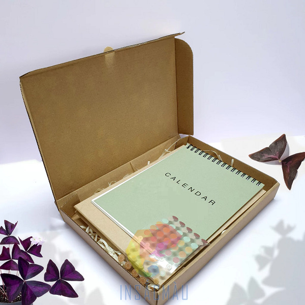Mẫu hộp carton đựng lịch Tết nắp gập