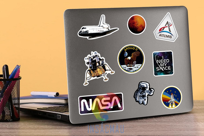 Các mẫu sticker dán laptop chủ đề vũ trụ