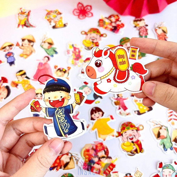 Mẫu tag treo mùa Tết hình người và ngựa