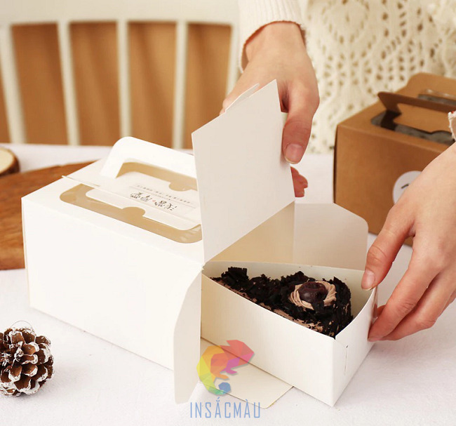 Mẫu hộp giấy đựng bánh bông lan hình chữ nhật, có cửa sổ