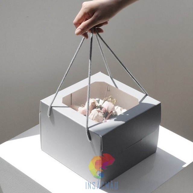 Mẫu hộp giấy đựng bánh sinh nhật có cửa sổ trên nắp