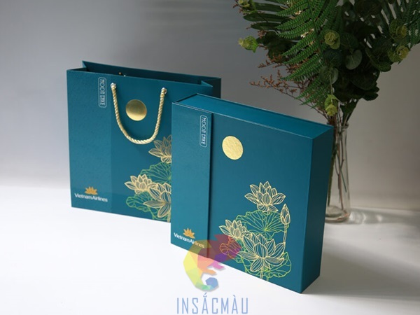 Mẫu hộp cứng nắp lật nam châm cao cấp