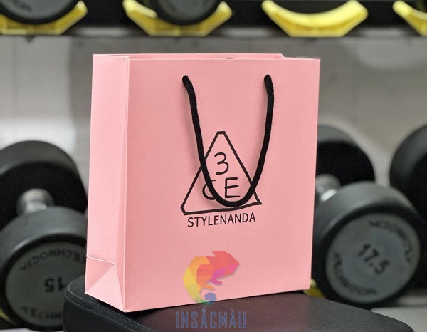 Mẫu túi giấy đựng mỹ phẩm 3CE