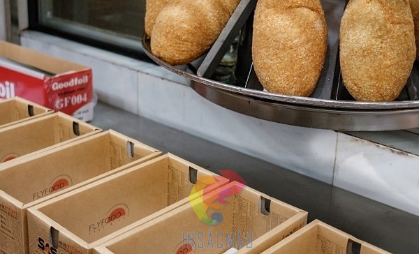 Hộp giấy đựng gà bó xôi bằng carton dày dặn, giữ nhiệt tốt