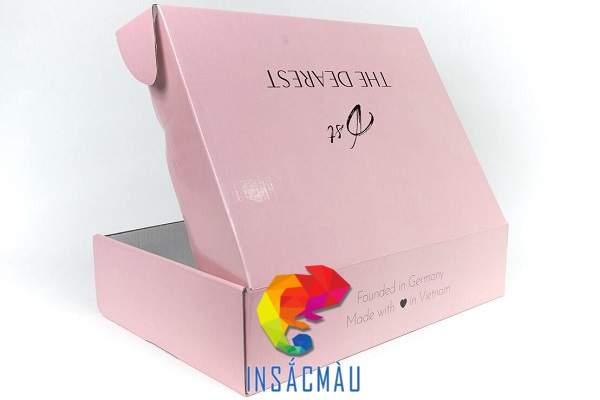 Mẫu hộp đựng quần áo màu hồng xinh xắn