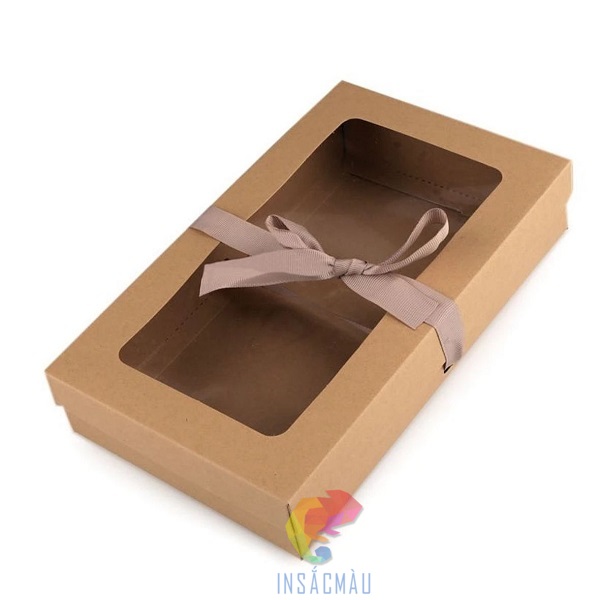 Mẫu hộp giấy đựng quà tặng bằng giấy kraft, có cửa sổ và thắt nơ trang trí
