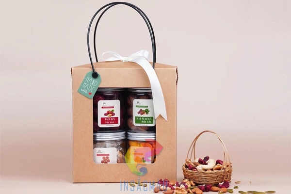 Mẫu túi giấy kraft có quai xách và cửa sổ