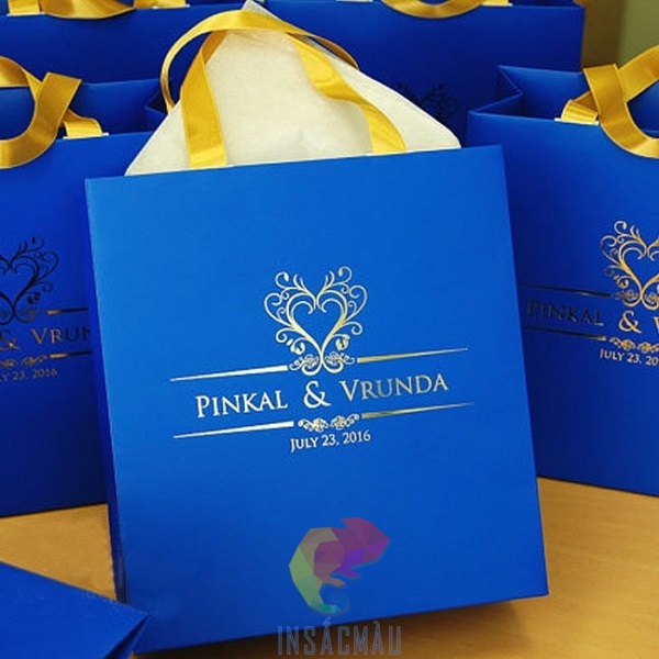 Mẫu túi giấy ép kim logo và tên thương hiệu sang trọng