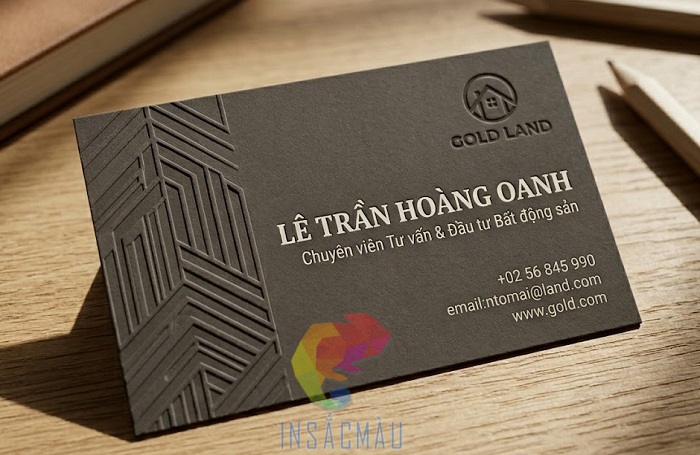 Mẫu card visit bất động sản màu nâu, dập nổi/dập chìm họa tiết và logo