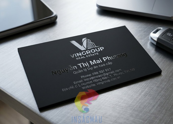 Mẫu name card bất động sản phủ UV định hình thông tin