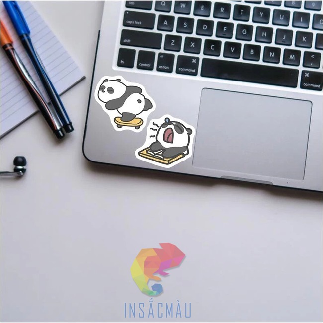 Mẫu sticker gấu trúc trang trí laptop