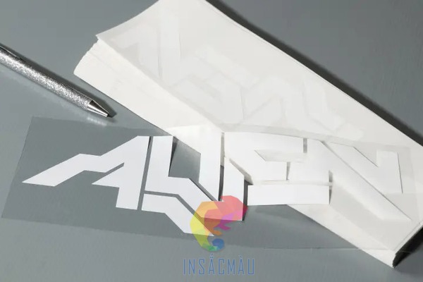 Mẫu decal trong chữ trắng thiết kế theo yêu cầu